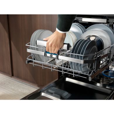 Посудомийна машина Electrolux EEC967300L